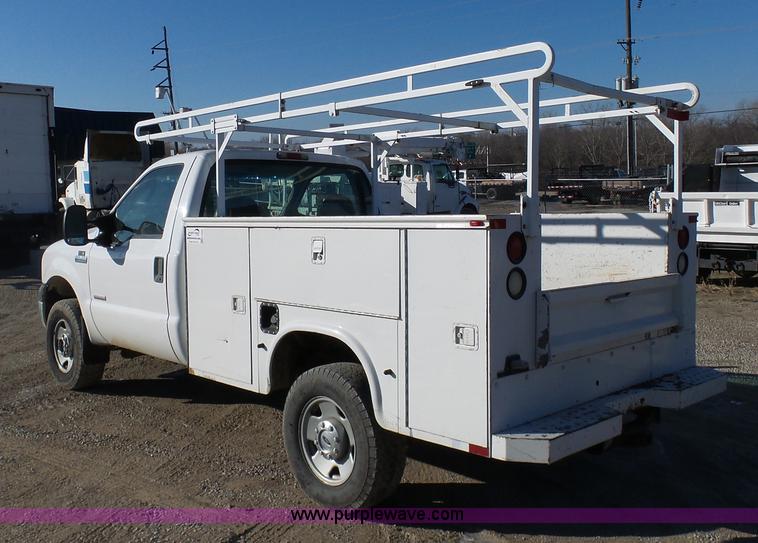 image for item K5483 2005 Ford F350 Super Duty utility truck