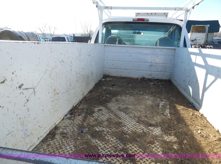 image for item K5483 2005 Ford F350 Super Duty utility truck