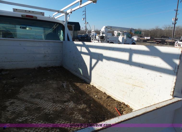 image for item K5483 2005 Ford F350 Super Duty utility truck