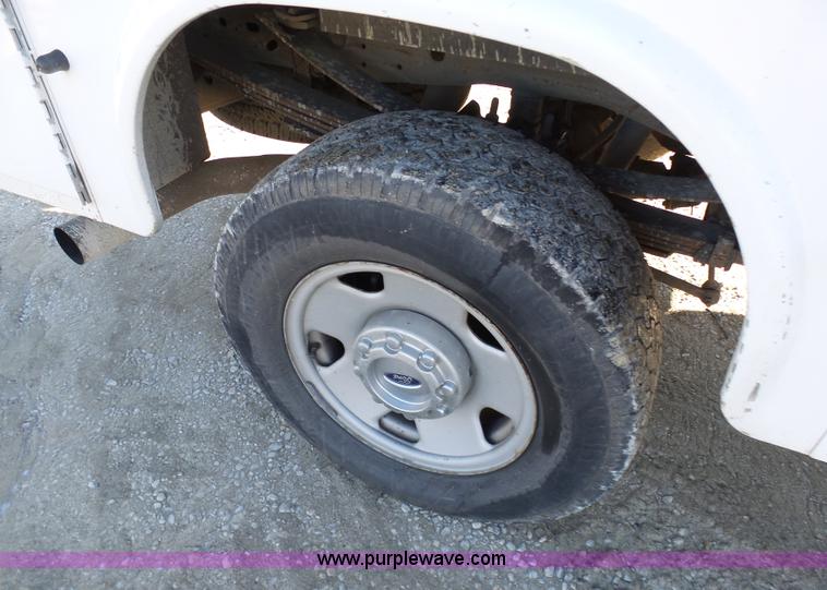 image for item K5483 2005 Ford F350 Super Duty utility truck