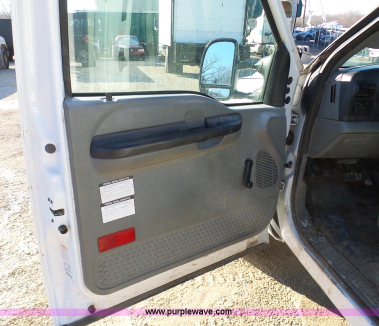 image for item K5483 2005 Ford F350 Super Duty utility truck