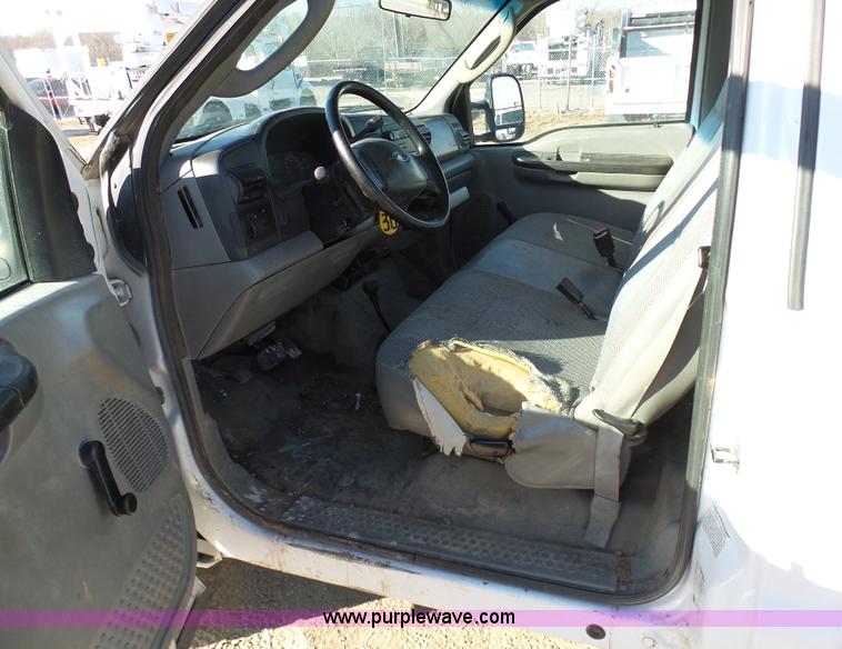 image for item K5483 2005 Ford F350 Super Duty utility truck