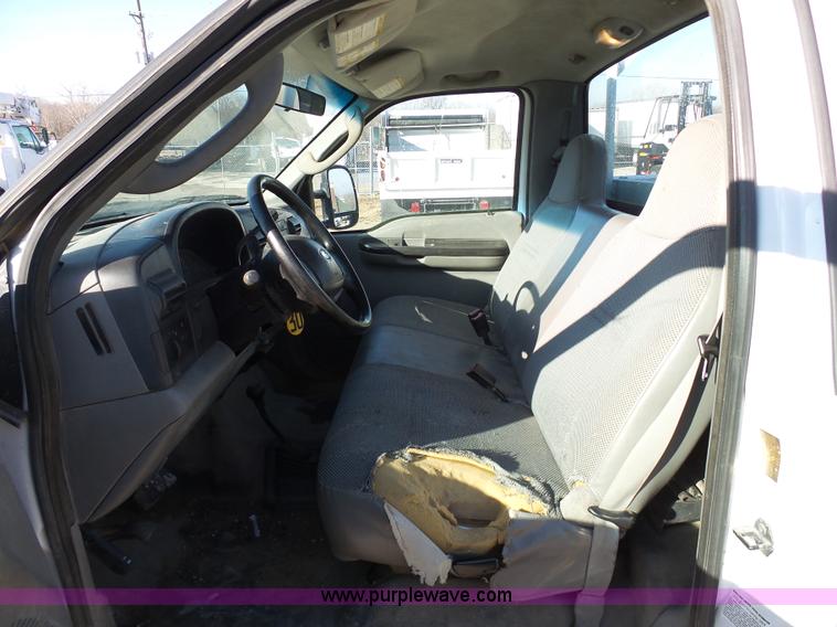 image for item K5483 2005 Ford F350 Super Duty utility truck