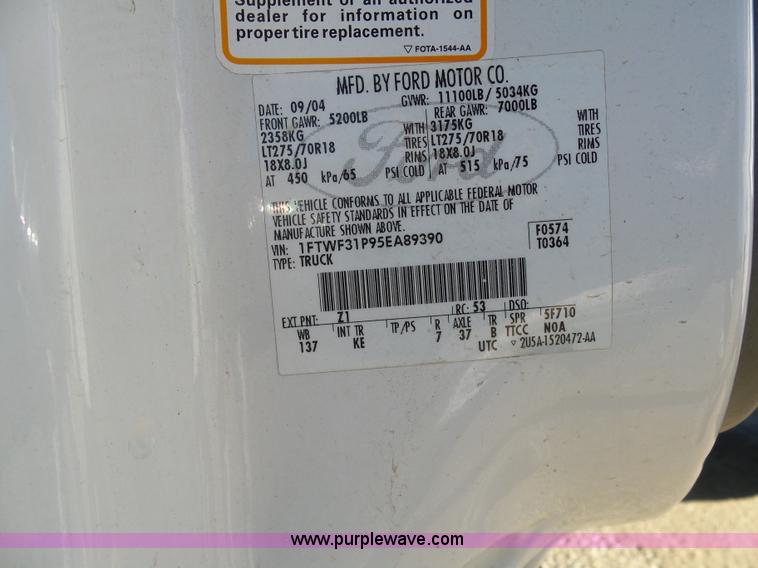 image for item K5483 2005 Ford F350 Super Duty utility truck