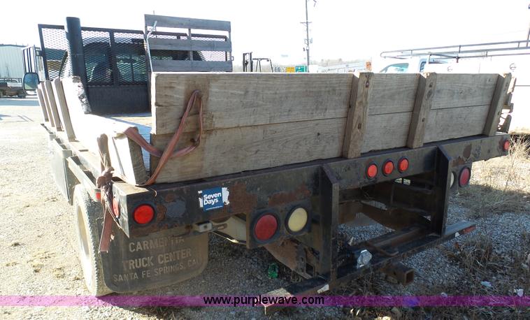 image for item K5484 2004 Ford F550 flatbed truck