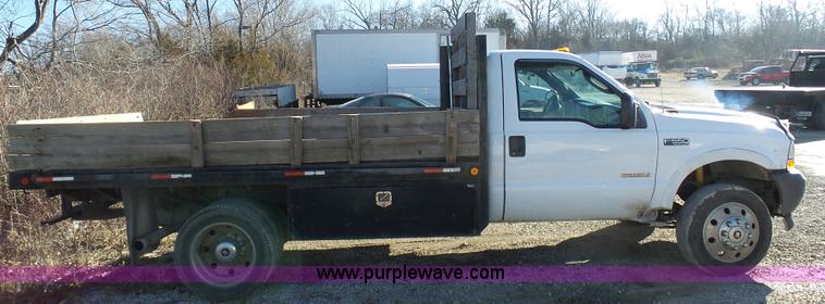 image for item K5484 2004 Ford F550 flatbed truck