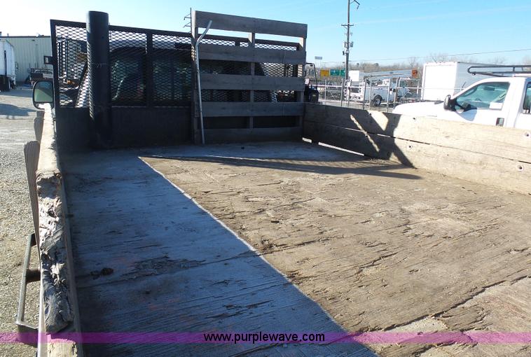 image for item K5484 2004 Ford F550 flatbed truck
