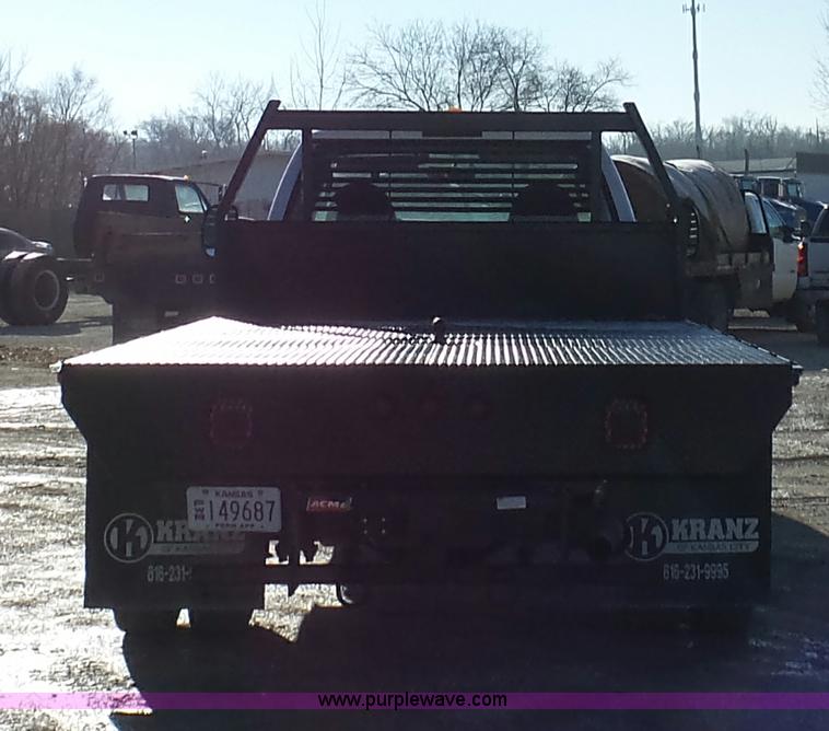 image for item K5484 2004 Ford F550 flatbed truck