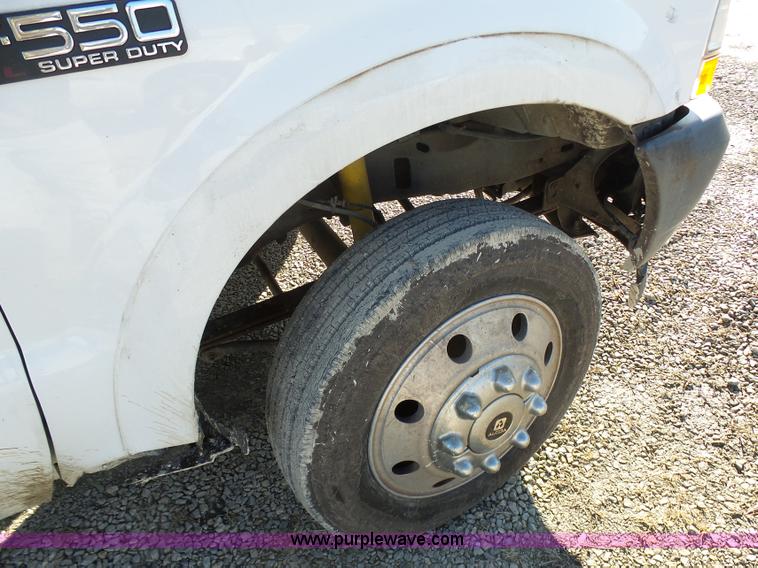 image for item K5484 2004 Ford F550 flatbed truck