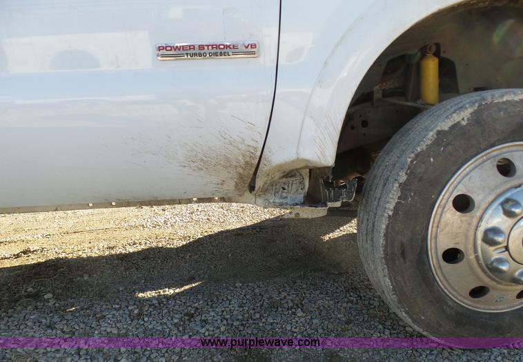 image for item K5484 2004 Ford F550 flatbed truck