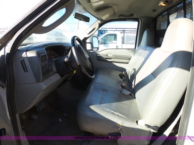 image for item K5484 2004 Ford F550 flatbed truck