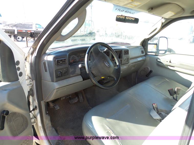 image for item K5484 2004 Ford F550 flatbed truck