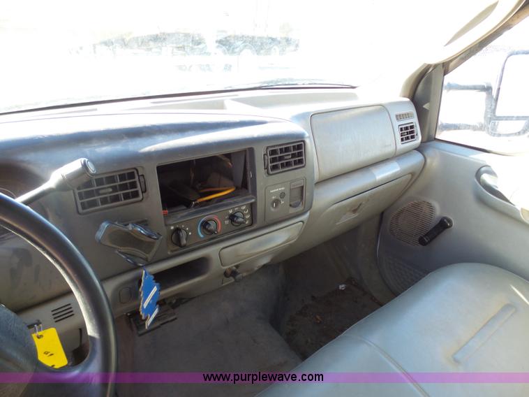 image for item K5484 2004 Ford F550 flatbed truck