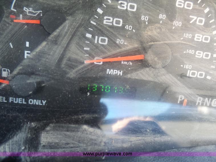 image for item K5484 2004 Ford F550 flatbed truck