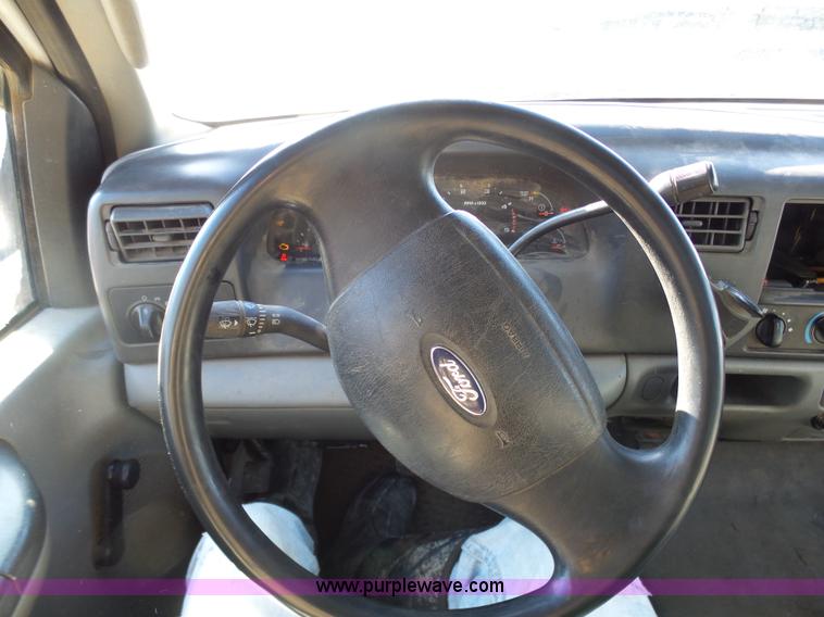 image for item K5484 2004 Ford F550 flatbed truck