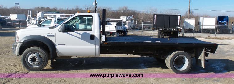 image for item K5485 2007 Ford F550 flatbed truck
