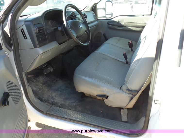 image for item K5485 2007 Ford F550 flatbed truck