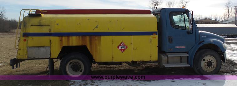 image for item K5490 2004 Freightliner Business Class M2 fuel truck