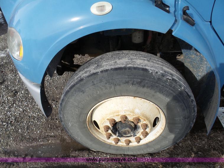 image for item K5490 2004 Freightliner Business Class M2 fuel truck