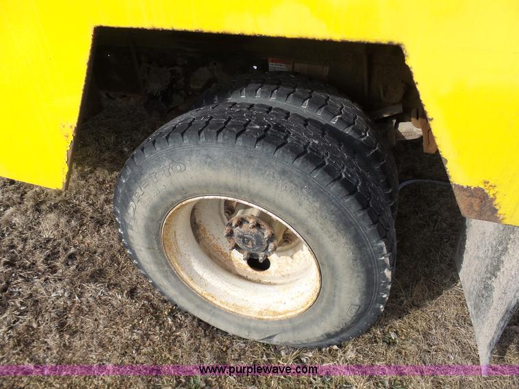 image for item K5490 2004 Freightliner Business Class M2 fuel truck