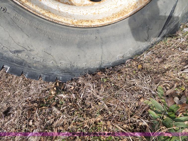 image for item K5490 2004 Freightliner Business Class M2 fuel truck