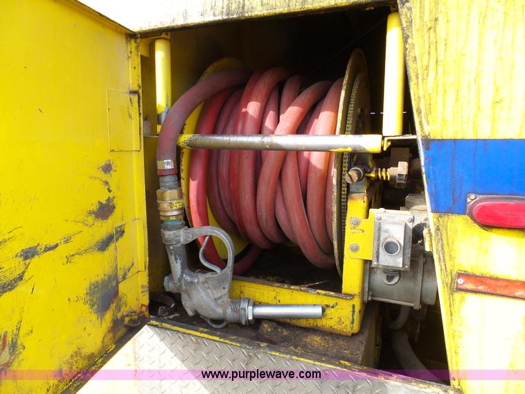 image for item K5490 2004 Freightliner Business Class M2 fuel truck