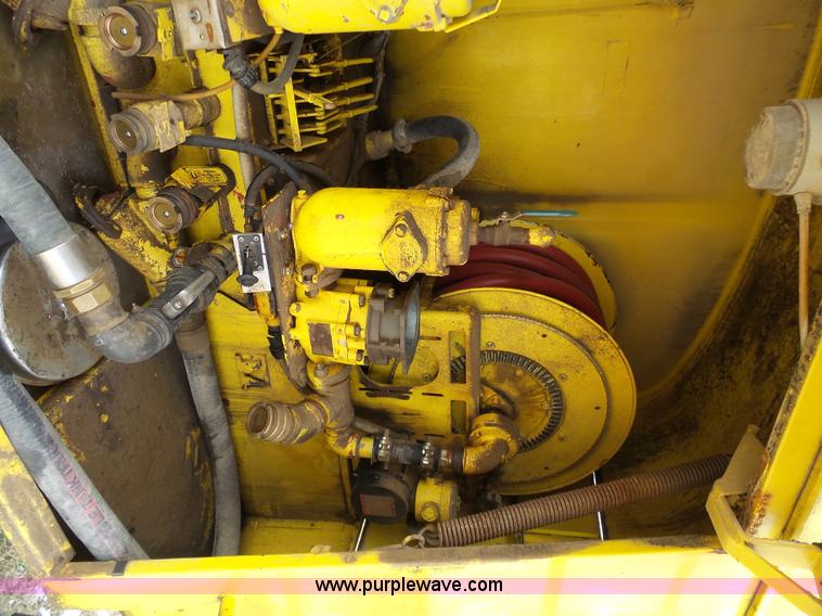 image for item K5490 2004 Freightliner Business Class M2 fuel truck