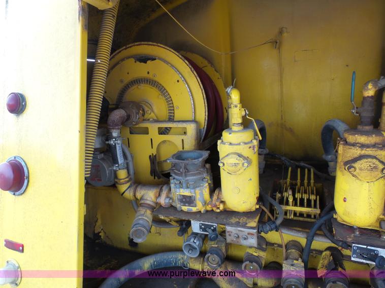 image for item K5490 2004 Freightliner Business Class M2 fuel truck