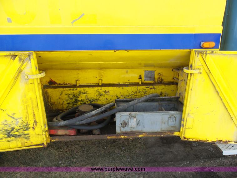 image for item K5490 2004 Freightliner Business Class M2 fuel truck