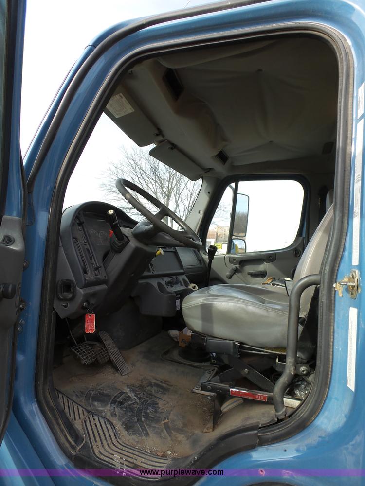 image for item K5490 2004 Freightliner Business Class M2 fuel truck