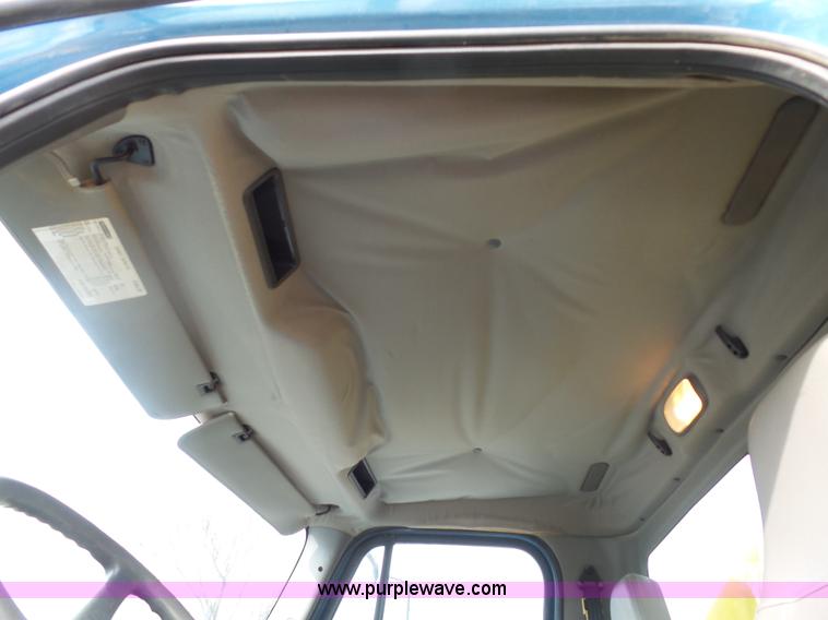 image for item K5490 2004 Freightliner Business Class M2 fuel truck