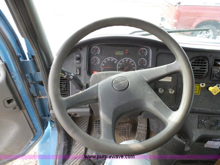 image for item K5490 2004 Freightliner Business Class M2 fuel truck