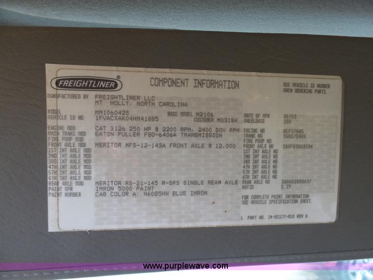 image for item K5490 2004 Freightliner Business Class M2 fuel truck