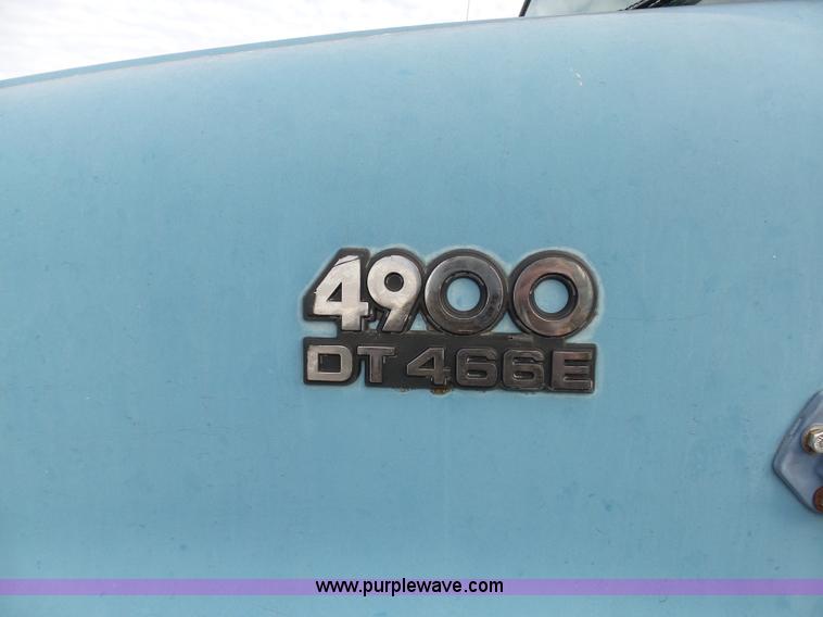 image for item K5491 1999 International 4900 fuel truck