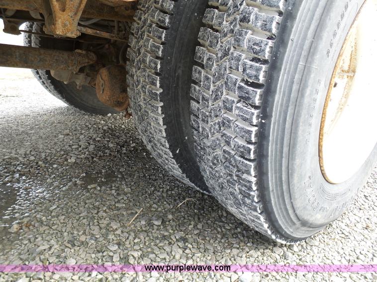 image for item K5491 1999 International 4900 fuel truck