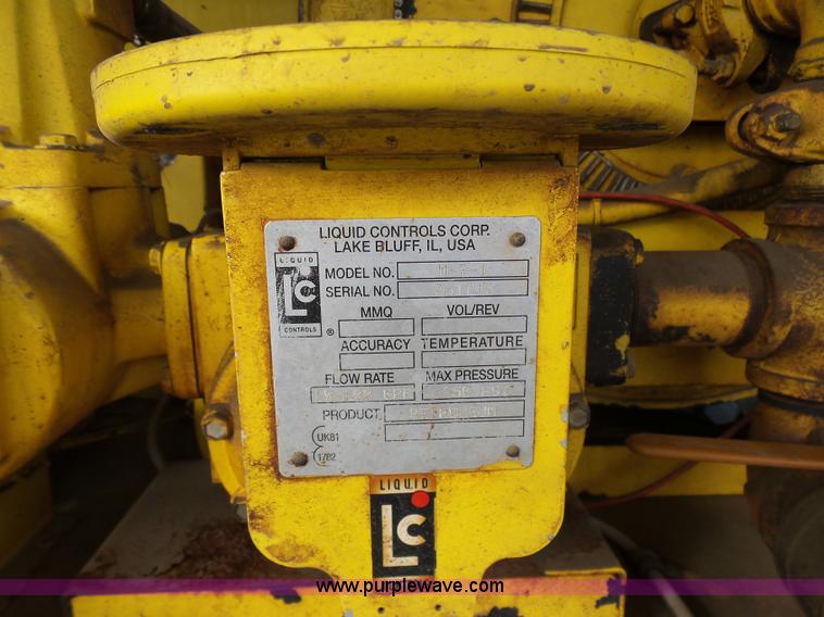 image for item K5491 1999 International 4900 fuel truck