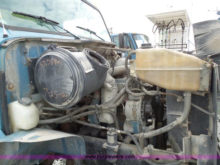 image for item K5491 1999 International 4900 fuel truck