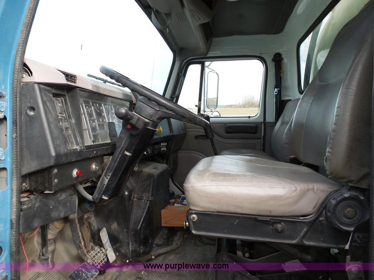 image for item K5491 1999 International 4900 fuel truck