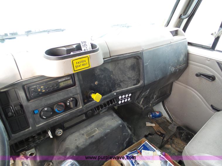 image for item K5491 1999 International 4900 fuel truck