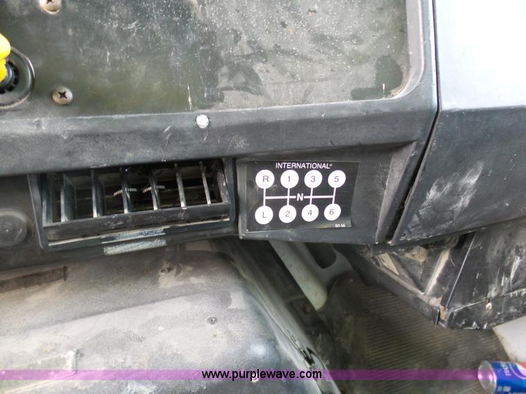 image for item K5491 1999 International 4900 fuel truck