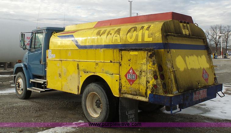 image for item K5492 2002 Freightliner FL70 fuel truck