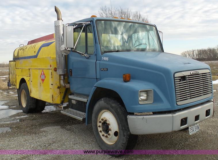 image for item K5492 2002 Freightliner FL70 fuel truck