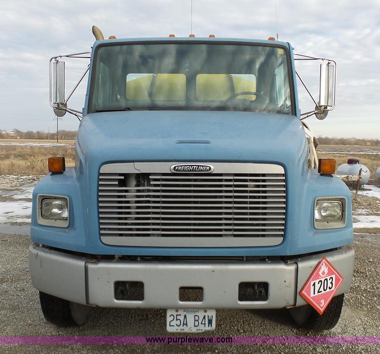 image for item K5492 2002 Freightliner FL70 fuel truck
