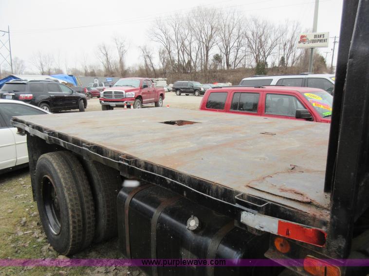 image for item K5496 1986 Mack flatbed truck