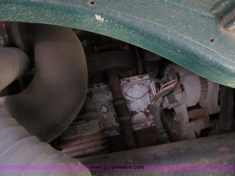 image for item K5496 1986 Mack flatbed truck