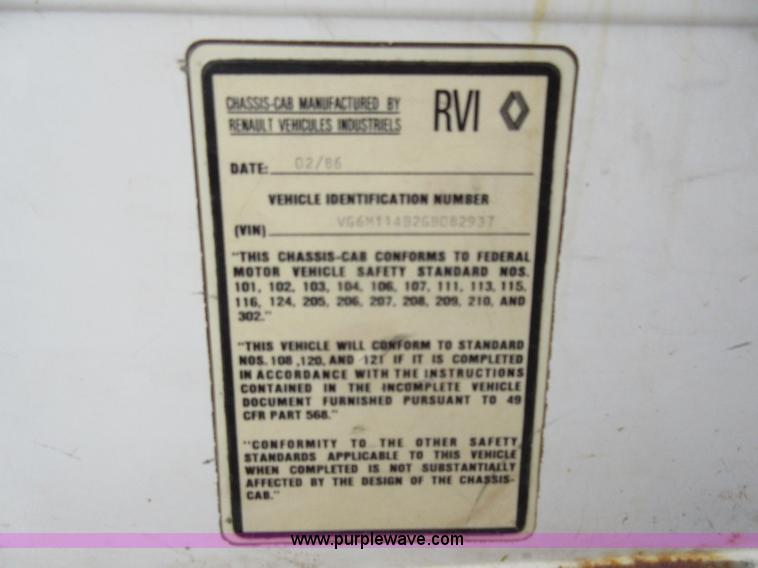 image for item K5496 1986 Mack flatbed truck