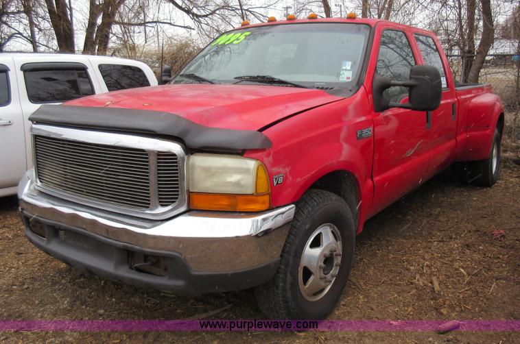 image for item K5499 1999 Ford F350 Super Duty Crew Cab pickup truck