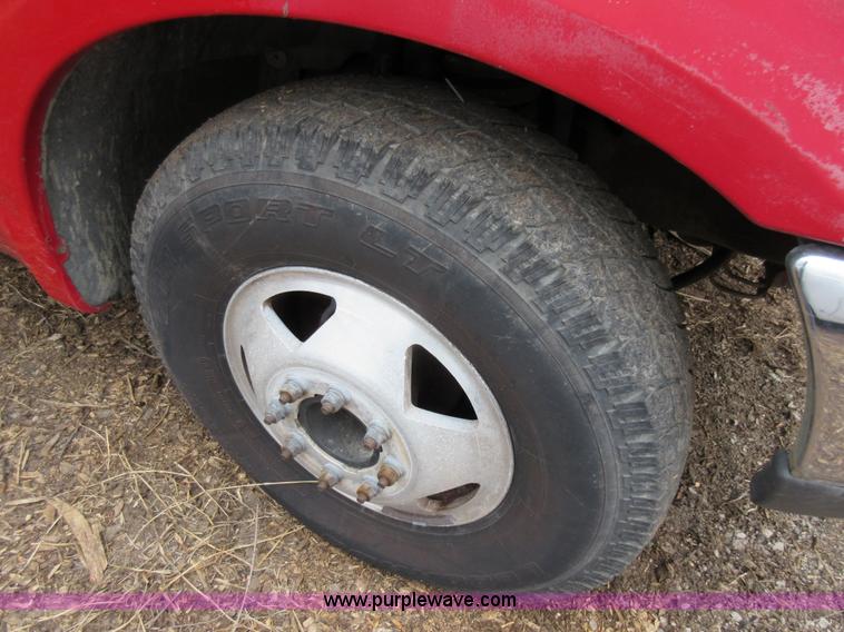 image for item K5499 1999 Ford F350 Super Duty Crew Cab pickup truck