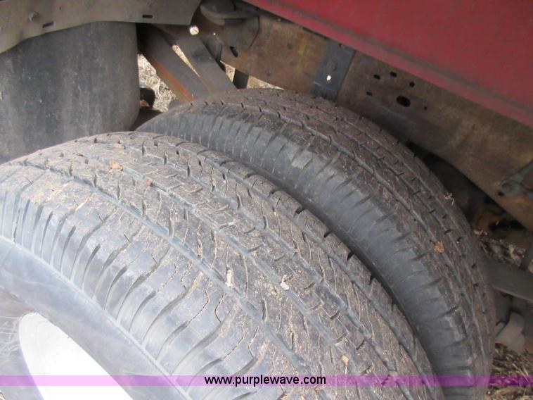 image for item K5499 1999 Ford F350 Super Duty Crew Cab pickup truck