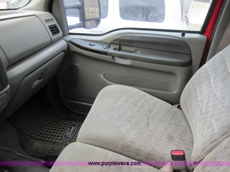 image for item K5499 1999 Ford F350 Super Duty Crew Cab pickup truck